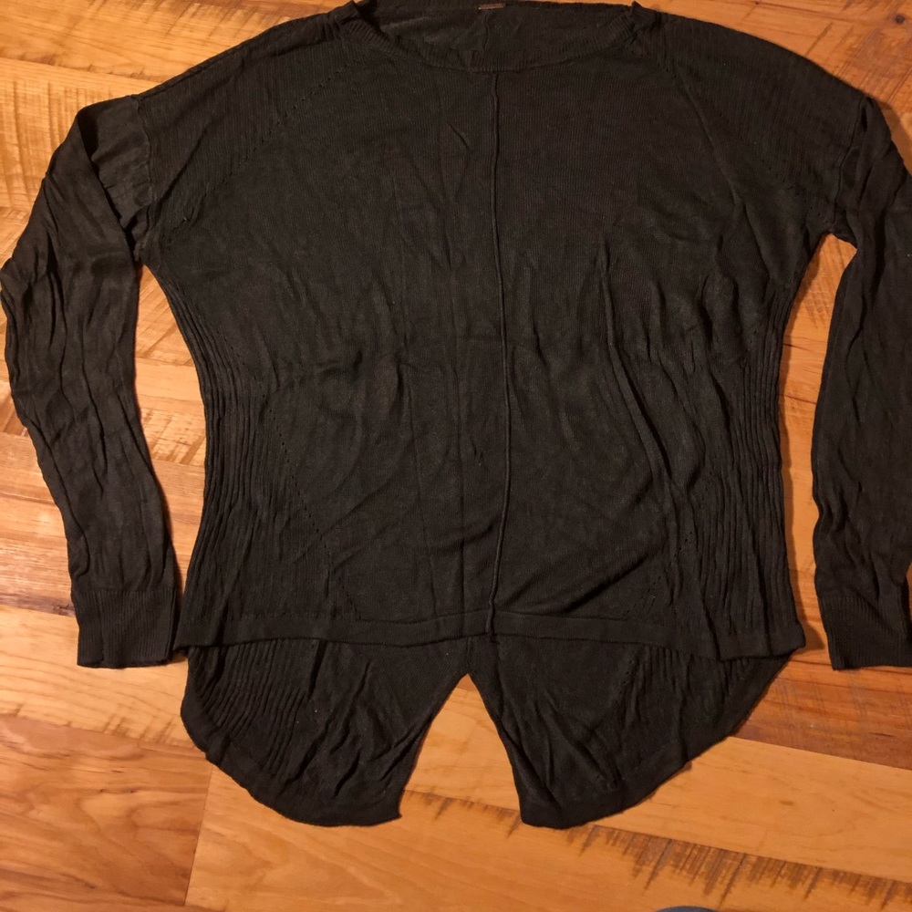 Crew neck duck tail tunic
